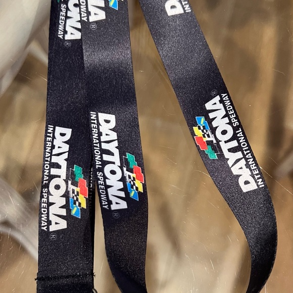 Daytona International Speedway Accessory Set with Cap and Bag - Picture 6 of 10